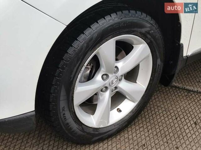 Бежевый Лексус РХ, объемом двигателя 2.7 л и пробегом 155 тыс. км за 20290 $, фото 2 на Automoto.ua