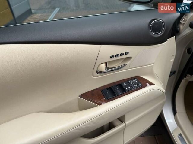 Бежевий Лексус РХ, об'ємом двигуна 3.46 л та пробігом 191 тис. км за 17500 $, фото 35 на Automoto.ua
