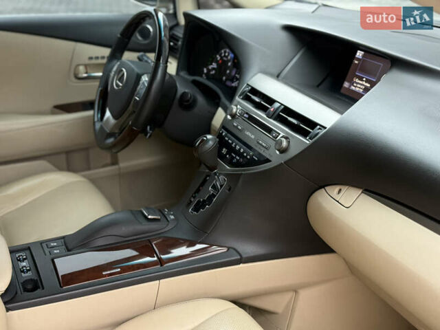 Бежевый Лексус РХ, объемом двигателя 3.5 л и пробегом 192 тыс. км за 17800 $, фото 30 на Automoto.ua