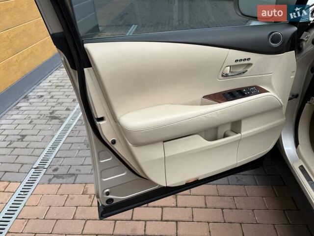Бежевий Лексус РХ, об'ємом двигуна 3.46 л та пробігом 191 тис. км за 17500 $, фото 36 на Automoto.ua