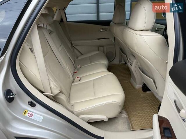 Бежевий Лексус РХ, об'ємом двигуна 3.46 л та пробігом 191 тис. км за 17500 $, фото 42 на Automoto.ua