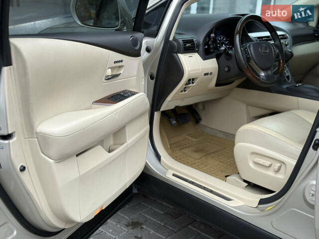 Бежевый Лексус РХ, объемом двигателя 3.5 л и пробегом 192 тыс. км за 17800 $, фото 25 на Automoto.ua