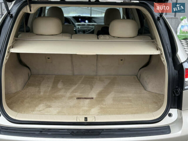 Бежевый Лексус РХ, объемом двигателя 3.5 л и пробегом 192 тыс. км за 17800 $, фото 36 на Automoto.ua