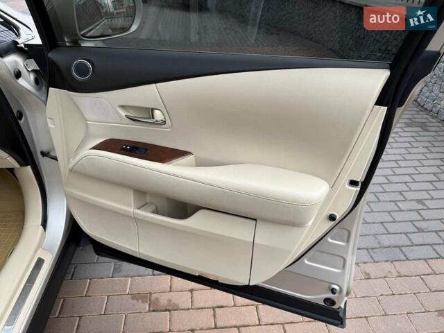 Бежевий Лексус РХ, об'ємом двигуна 3.46 л та пробігом 191 тис. км за 17500 $, фото 41 на Automoto.ua