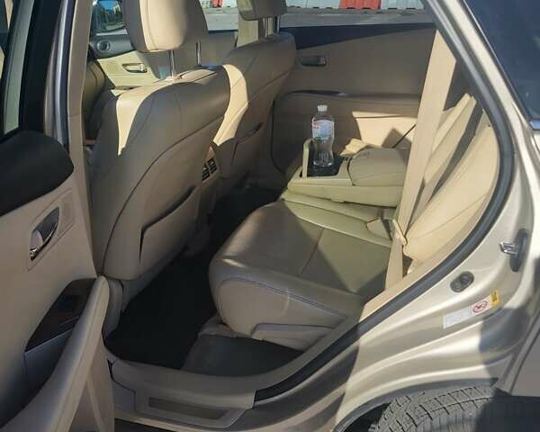 Бежевый Лексус РХ, объемом двигателя 3.5 л и пробегом 110 тыс. км за 20000 $, фото 6 на Automoto.ua