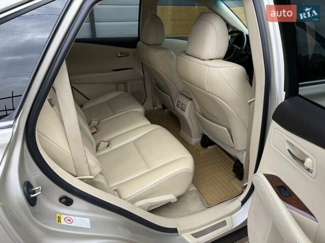 Бежевий Лексус РХ, об'ємом двигуна 3.46 л та пробігом 191 тис. км за 17500 $, фото 43 на Automoto.ua