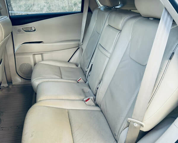 Бежевый Лексус РХ, объемом двигателя 3.5 л и пробегом 167 тыс. км за 19000 $, фото 12 на Automoto.ua