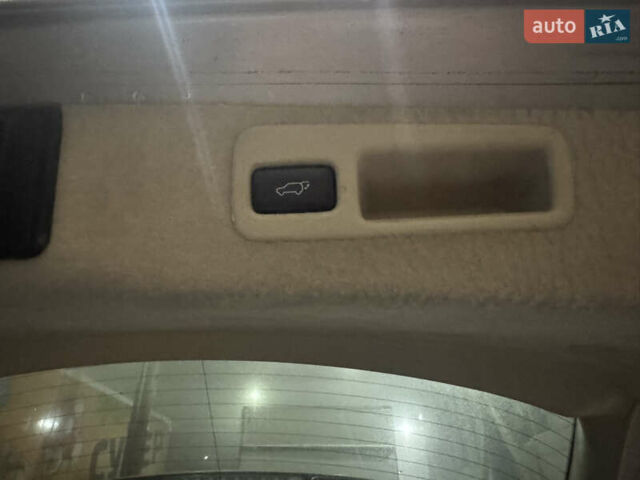 Бежевый Лексус РХ, объемом двигателя 3.5 л и пробегом 167 тыс. км за 19000 $, фото 20 на Automoto.ua