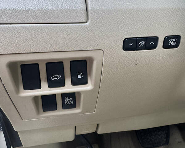 Бежевый Лексус РХ, объемом двигателя 3.5 л и пробегом 167 тыс. км за 19000 $, фото 15 на Automoto.ua