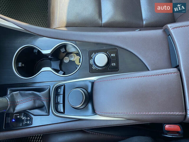 Бежевий Лексус РХ, об'ємом двигуна 2 л та пробігом 172 тис. км за 29500 $, фото 32 на Automoto.ua