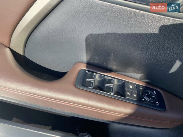 Бежевий Лексус РХ, об'ємом двигуна 2 л та пробігом 172 тис. км за 29500 $, фото 34 на Automoto.ua