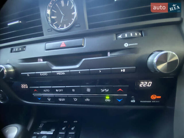 Бежевий Лексус РХ, об'ємом двигуна 2 л та пробігом 172 тис. км за 29500 $, фото 44 на Automoto.ua