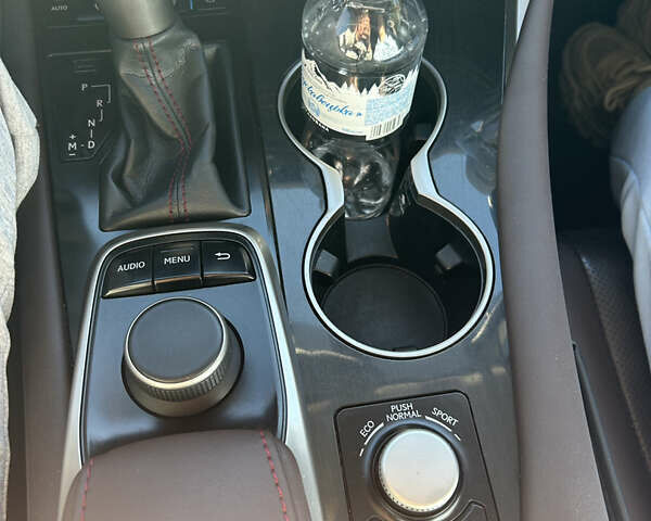 Бежевий Лексус РХ, об'ємом двигуна 2 л та пробігом 178 тис. км за 31000 $, фото 20 на Automoto.ua