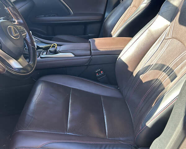 Бежевий Лексус РХ, об'ємом двигуна 2 л та пробігом 178 тис. км за 31000 $, фото 8 на Automoto.ua