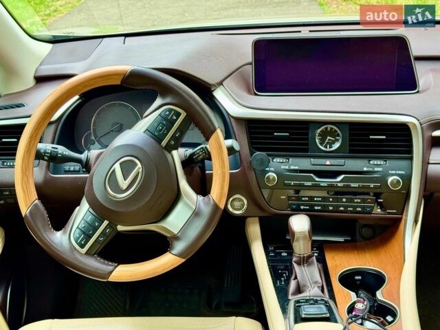 Бежевий Лексус РХ, об'ємом двигуна 3.46 л та пробігом 153 тис. км за 26900 $, фото 13 на Automoto.ua