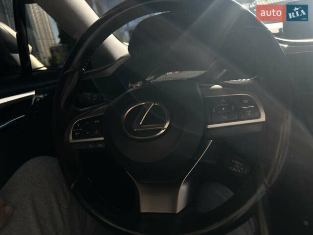 Бежевий Лексус РХ, об'ємом двигуна 2 л та пробігом 178 тис. км за 31000 $, фото 22 на Automoto.ua