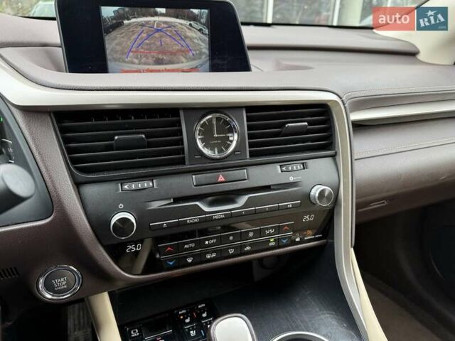 Бежевый Лексус РХ, объемом двигателя 2 л и пробегом 153 тыс. км за 26500 $, фото 25 на Automoto.ua