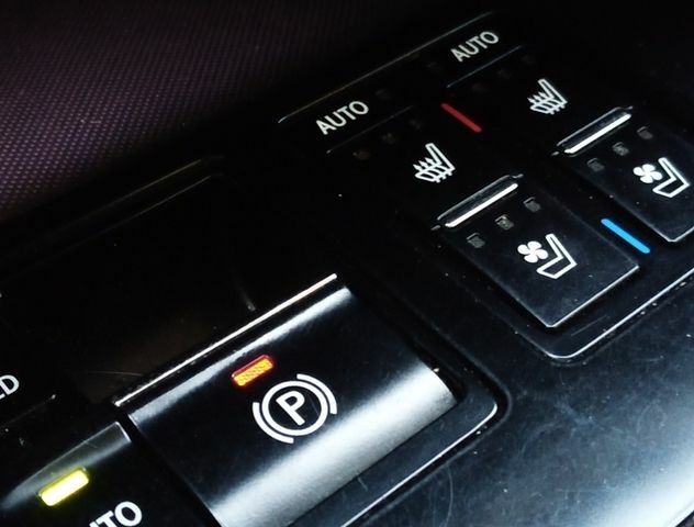 Бежевий Лексус РХ, об'ємом двигуна 2 л та пробігом 153 тис. км за 29500 $, фото 36 на Automoto.ua