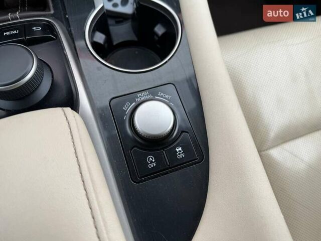 Бежевый Лексус РХ, объемом двигателя 2 л и пробегом 153 тыс. км за 26500 $, фото 27 на Automoto.ua