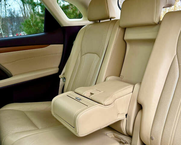 Бежевый Лексус РХ, объемом двигателя 3.46 л и пробегом 152 тыс. км за 29000 $, фото 15 на Automoto.ua