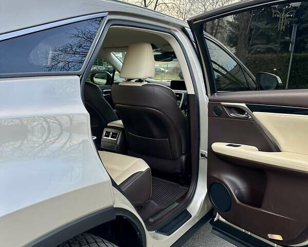 Бежевый Лексус РХ, объемом двигателя 2 л и пробегом 116 тыс. км за 42000 $, фото 8 на Automoto.ua