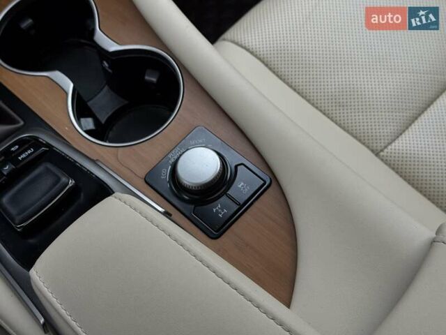 Бежевый Лексус РХ, объемом двигателя 3.46 л и пробегом 125 тыс. км за 34900 $, фото 24 на Automoto.ua
