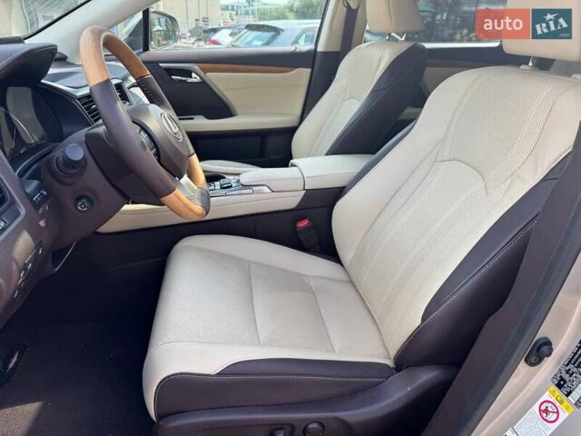 Лексус РХ 2019 в Киеве на Automoto.ua Бежевый Лексус РХ, объемом двигателя 3.46 л и пробегом 36 тыс. км за 48000 $, фото 7 на Automoto.ua