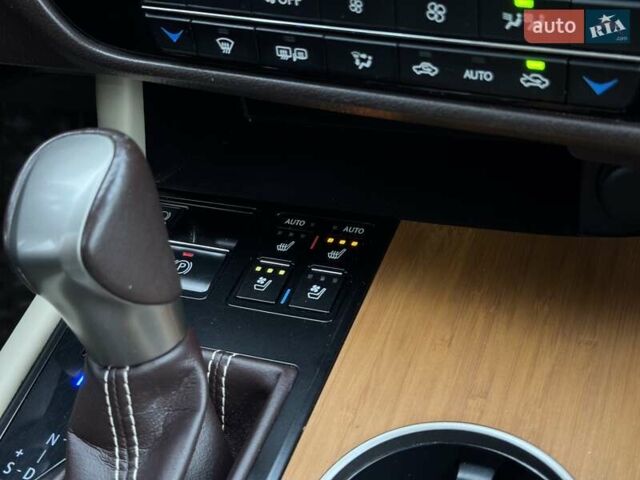 Бежевый Лексус РХ, объемом двигателя 3.46 л и пробегом 125 тыс. км за 34900 $, фото 23 на Automoto.ua