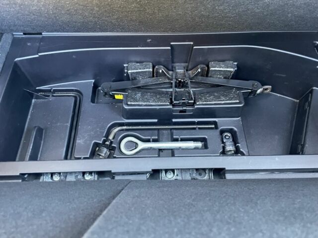 Черный Лексус РХ, объемом двигателя 3.5 л и пробегом 195 тыс. км за 13300 $, фото 13 на Automoto.ua