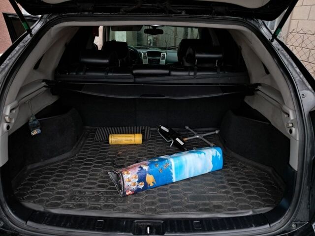 Черный Лексус РХ, объемом двигателя 3.3 л и пробегом 336 тыс. км за 9500 $, фото 4 на Automoto.ua