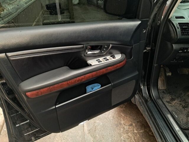 Черный Лексус РХ, объемом двигателя 3.3 л и пробегом 336 тыс. км за 9500 $, фото 3 на Automoto.ua