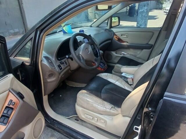 Лексус РХ 2000 в Днепре (Днепропетровске) на Automoto.ua Черный Лексус РХ, объемом двигателя 3 л и пробегом 450 тыс. км за 4500 $, фото 1 на Automoto.ua