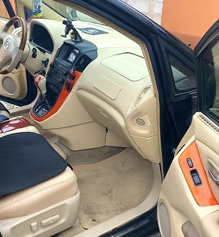 Черный Лексус РХ, объемом двигателя 3 л и пробегом 500 тыс. км за 6500 $, фото 6 на Automoto.ua