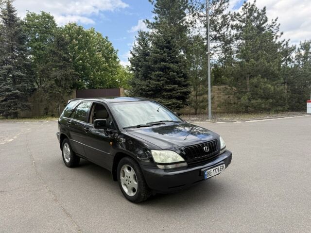Черный Лексус РХ, объемом двигателя 3 л и пробегом 331 тыс. км за 3900 $, фото 1 на Automoto.ua