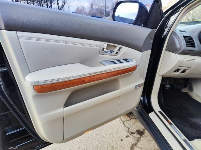 Черный Лексус РХ, объемом двигателя 3.3 л и пробегом 260 тыс. км за 8450 $, фото 8 на Automoto.ua