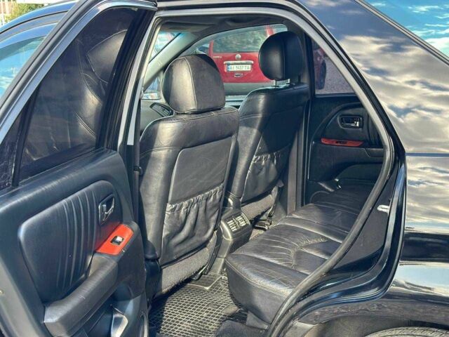 Черный Лексус РХ, объемом двигателя 3 л и пробегом 280 тыс. км за 5800 $, фото 6 на Automoto.ua