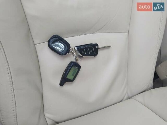 Черный Лексус РХ, объемом двигателя 3.31 л и пробегом 263 тыс. км за 8250 $, фото 1 на Automoto.ua