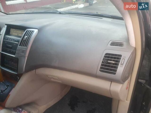 Лексус РХ 2003 у Києві на Automoto.ua Чорний Лексус РХ, об'ємом двигуна 3.3 л та пробігом 405 тис. км за 8300 $, фото 1 на Automoto.ua