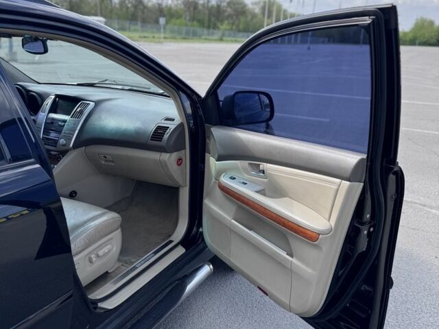 Лексус РХ 2004 у Запоріжжя на Automoto.ua Чорний Лексус РХ, об'ємом двигуна 3 л та пробігом 322 тис. км за 8300 $, фото 5 на Automoto.ua