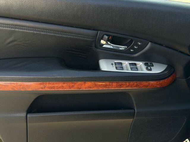 Черный Лексус РХ, объемом двигателя 3.3 л и пробегом 296 тыс. км за 10300 $, фото 14 на Automoto.ua