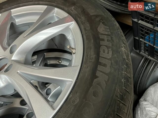 Черный Лексус РХ, объемом двигателя 3.3 л и пробегом 230 тыс. км за 10000 $, фото 19 на Automoto.ua