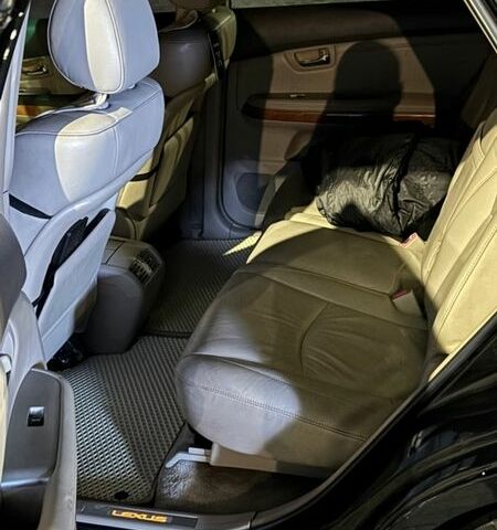 Черный Лексус РХ, объемом двигателя 3.3 л и пробегом 280 тыс. км за 8777 $, фото 9 на Automoto.ua