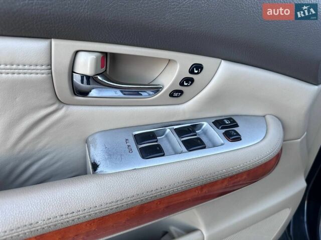 Черный Лексус РХ, объемом двигателя 3.31 л и пробегом 310 тыс. км за 7800 $, фото 22 на Automoto.ua