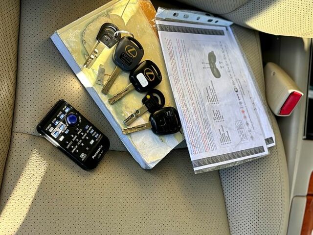 Чорний Лексус РХ, об'ємом двигуна 3.5 л та пробігом 194 тис. км за 12700 $, фото 10 на Automoto.ua