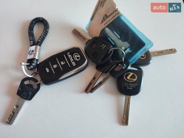 Черный Лексус РХ, объемом двигателя 3.46 л и пробегом 235 тыс. км за 13300 $, фото 12 на Automoto.ua
