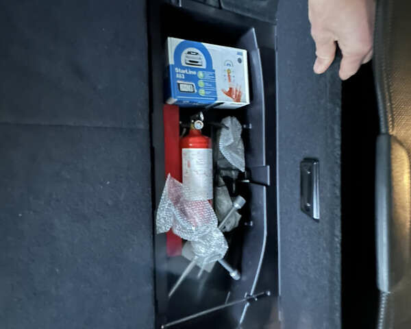 Чорний Лексус РХ, об'ємом двигуна 3.46 л та пробігом 174 тис. км за 11000 $, фото 26 на Automoto.ua