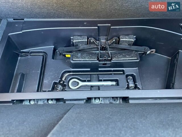 Черный Лексус РХ, объемом двигателя 3.5 л и пробегом 205 тыс. км за 11500 $, фото 21 на Automoto.ua