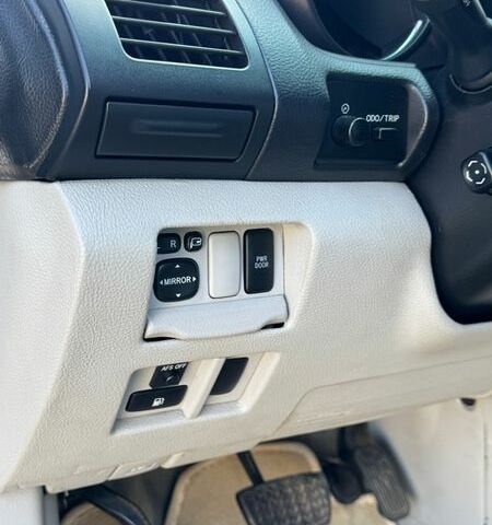 Черный Лексус РХ, объемом двигателя 3.46 л и пробегом 246 тыс. км за 8300 $, фото 7 на Automoto.ua