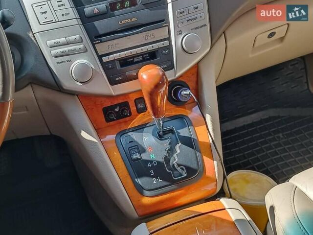Черный Лексус РХ, объемом двигателя 3.5 л и пробегом 187 тыс. км за 11390 $, фото 17 на Automoto.ua