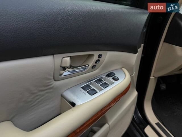 Черный Лексус РХ, объемом двигателя 3.3 л и пробегом 187 тыс. км за 11990 $, фото 7 на Automoto.ua
